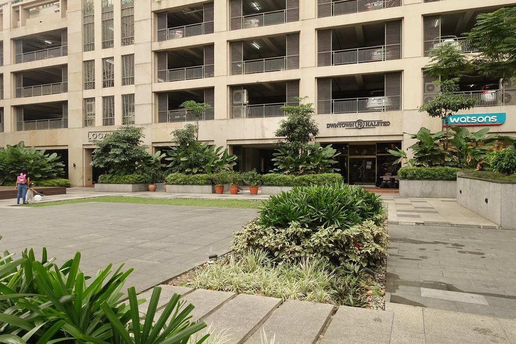 Modern Asian Condo At Forbeswood Parklane The Fort Bgc Manila Exterior photo